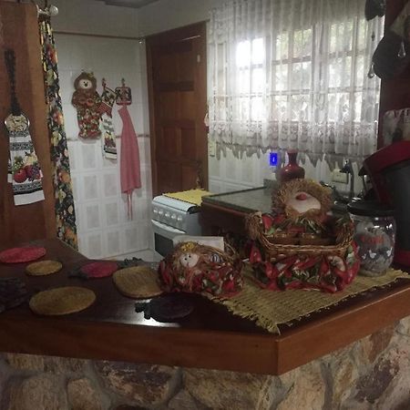 Confortavel Casa De Campo Em Condominio Fechado Águas de Lindóia エクステリア 写真