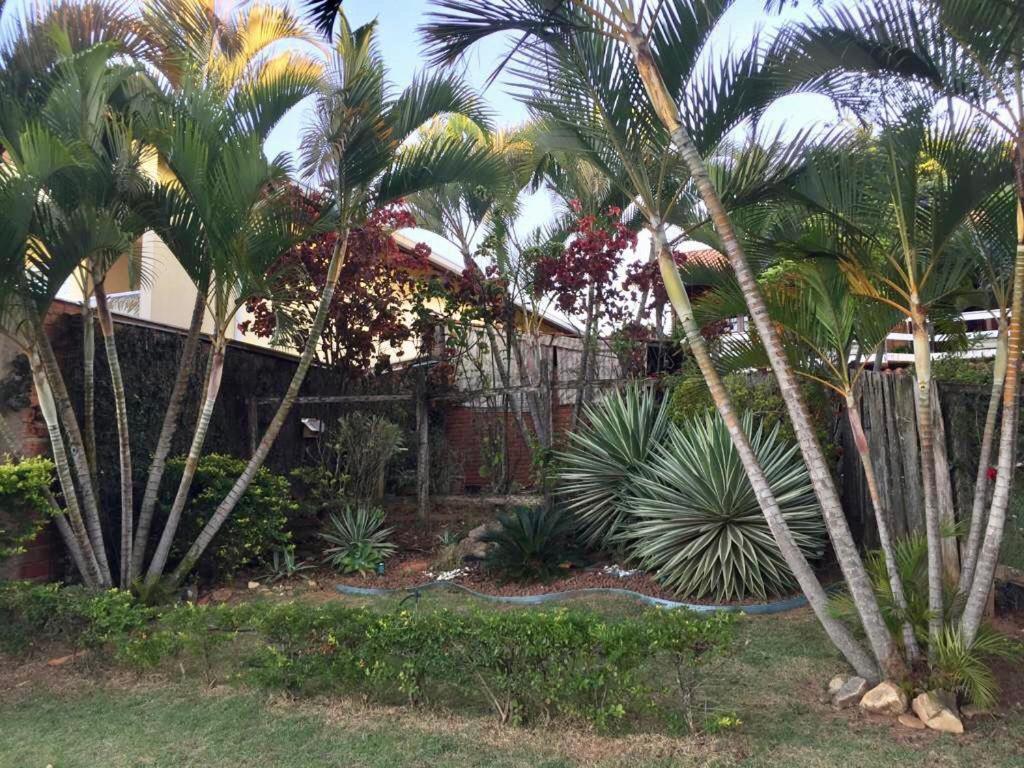 Confortavel Casa De Campo Em Condominio Fechado Águas de Lindóia エクステリア 写真