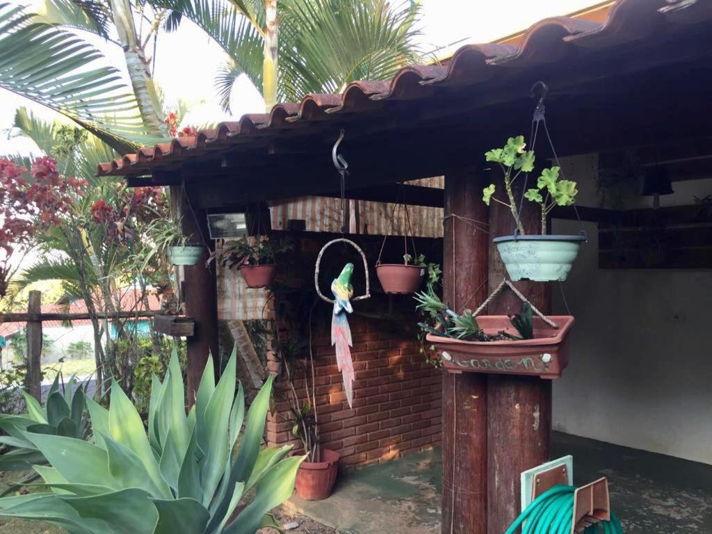 Confortavel Casa De Campo Em Condominio Fechado Águas de Lindóia エクステリア 写真