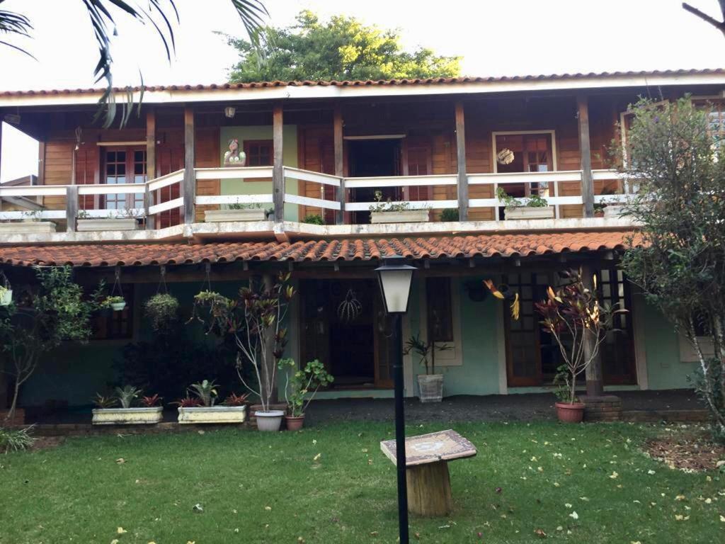 Confortavel Casa De Campo Em Condominio Fechado Águas de Lindóia エクステリア 写真